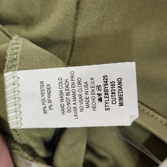 Ces Femme Lt Olive Green Jumpsuit NWOT - Picture 5 of 5